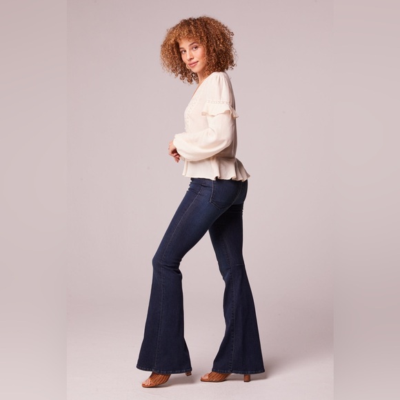 Band Of The Free SANDY CREAM RUFFLE LONG SLEEVE TOP - Picture 3 of 5